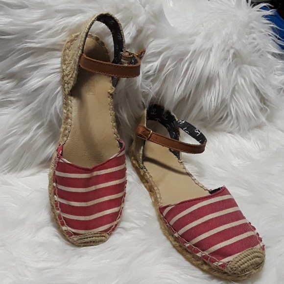 Shoes - Picture 1 of 3